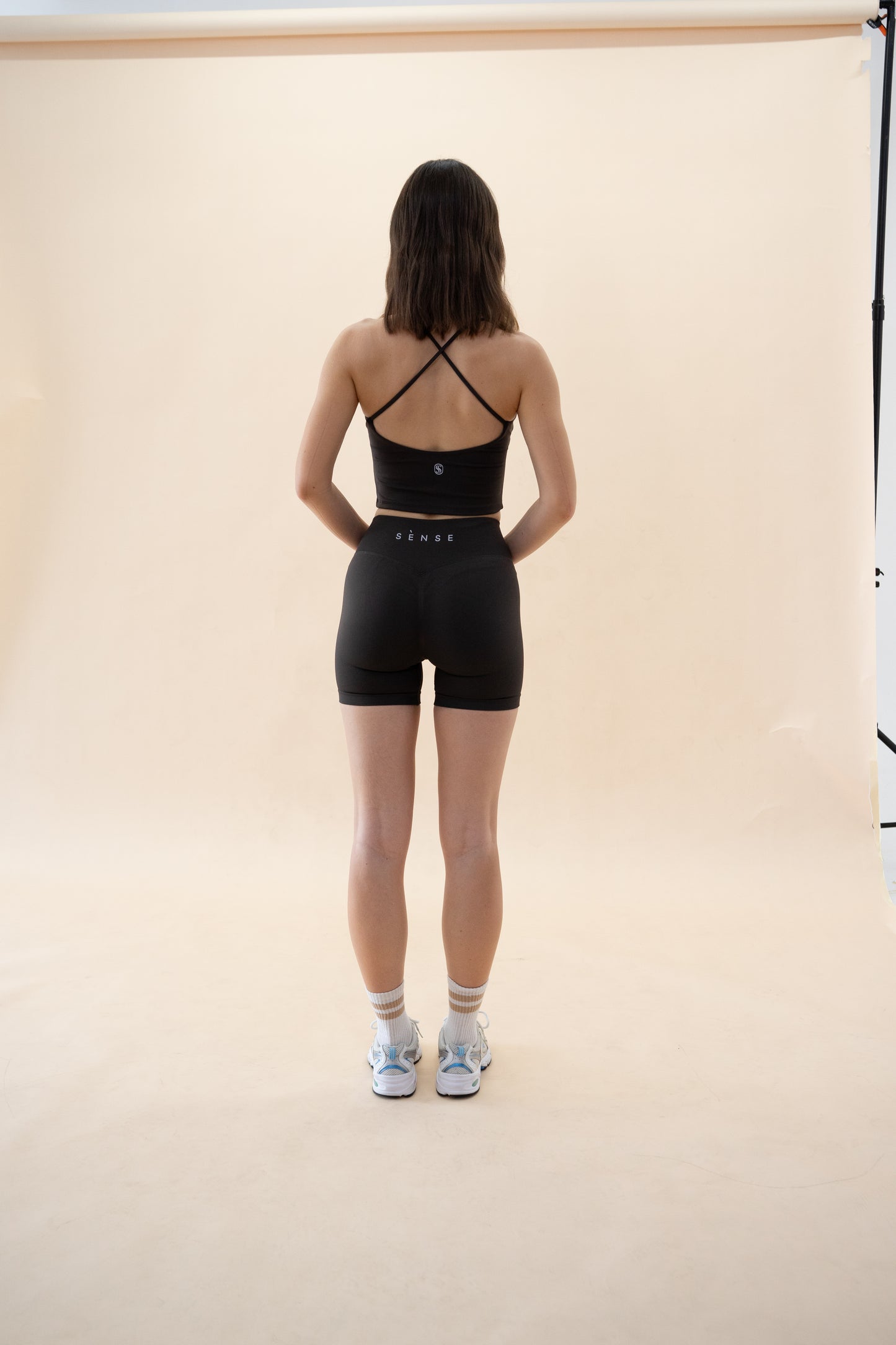 SEAMLESS GLOW FEMMA  SHORT PANTS BROWN