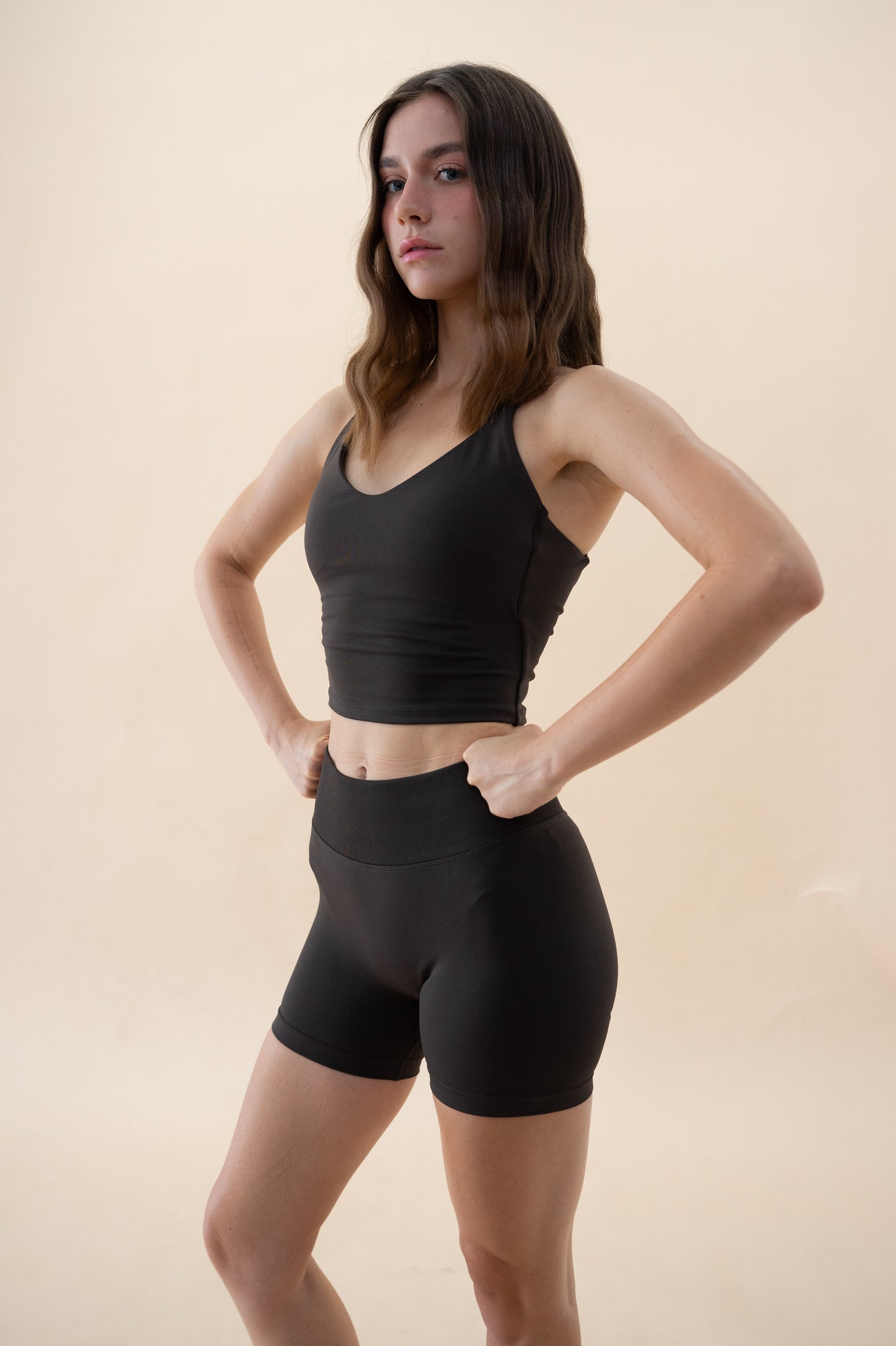 SEAMLESS GLOW FEMMA  SHORT PANTS BROWN