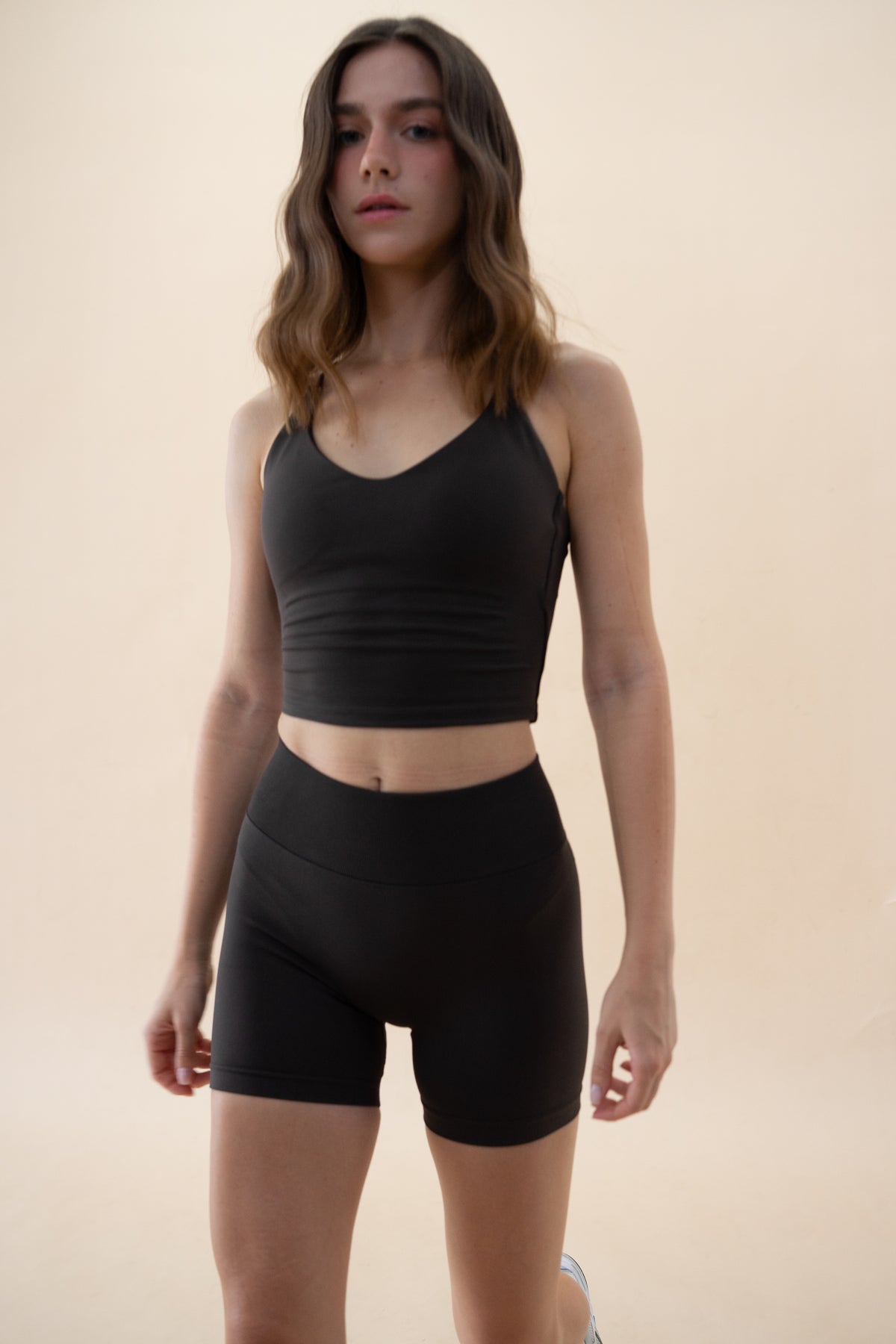 SEAMLEES GLOW FEMME TOP BROWN