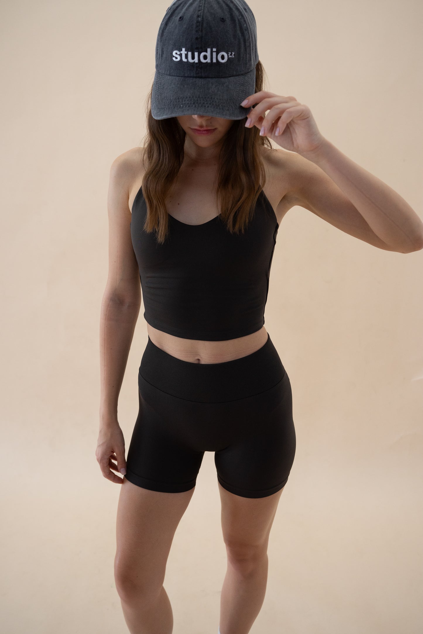 SEAMLESS GLOW FEMMA  SHORT PANTS BROWN