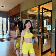 SEAMLESS GLOW SHORT PANTS YELLOW